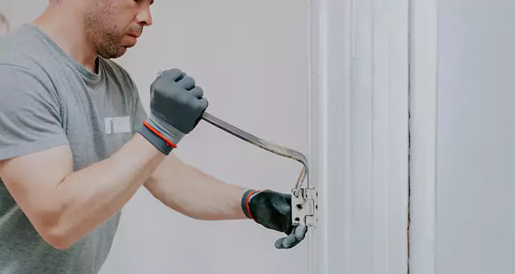 Cracked Door Jamb Repair in Wekiwa Springs, FL