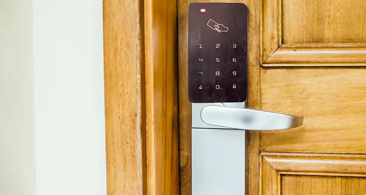 Keyless Hotel Door Locks Repair in Wekiwa Springs, FL