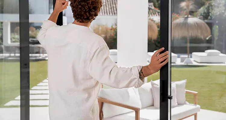 Sliding Screen Door Maintenance for Closing Issues in Wekiwa Springs, FL